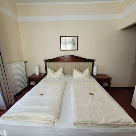 Doppelzimmer in der Villa Königin