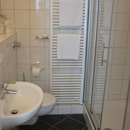 Bad in der Villa Königin