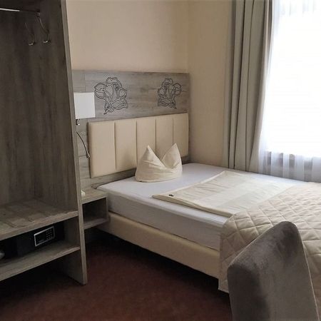 Einzelzimmer im Rosengarten