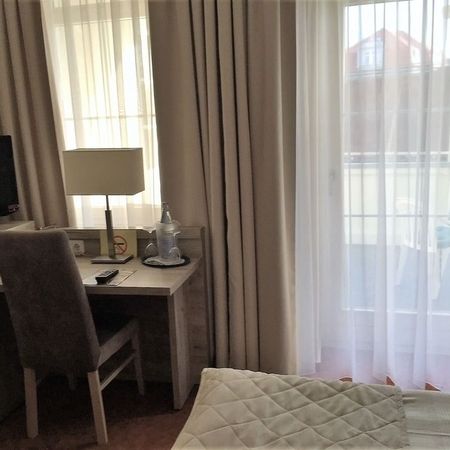 Doppelzimmer mit Balkon im Rosengarten