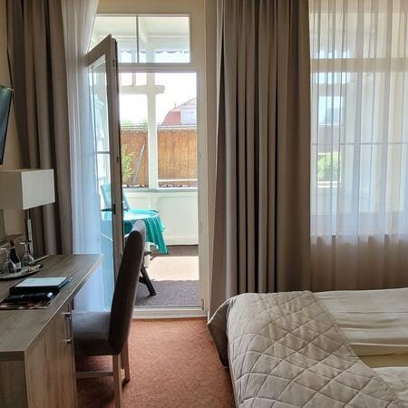 Doppelzimmer mit Balkon im Rosengarten